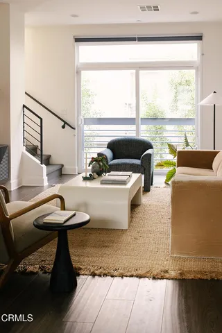 $965,000 | 2753 Waverly Drive, Unit 302, Los Angeles, CA 90039