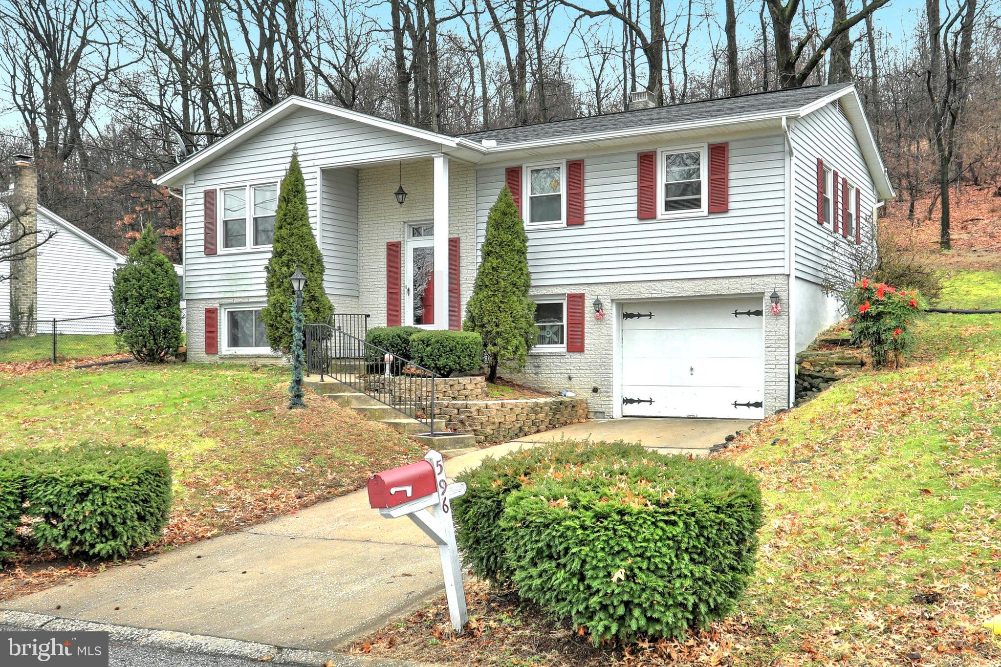 596 Norman Road York, PA 17406 - Photo 2 of 30 Gallery Image 2