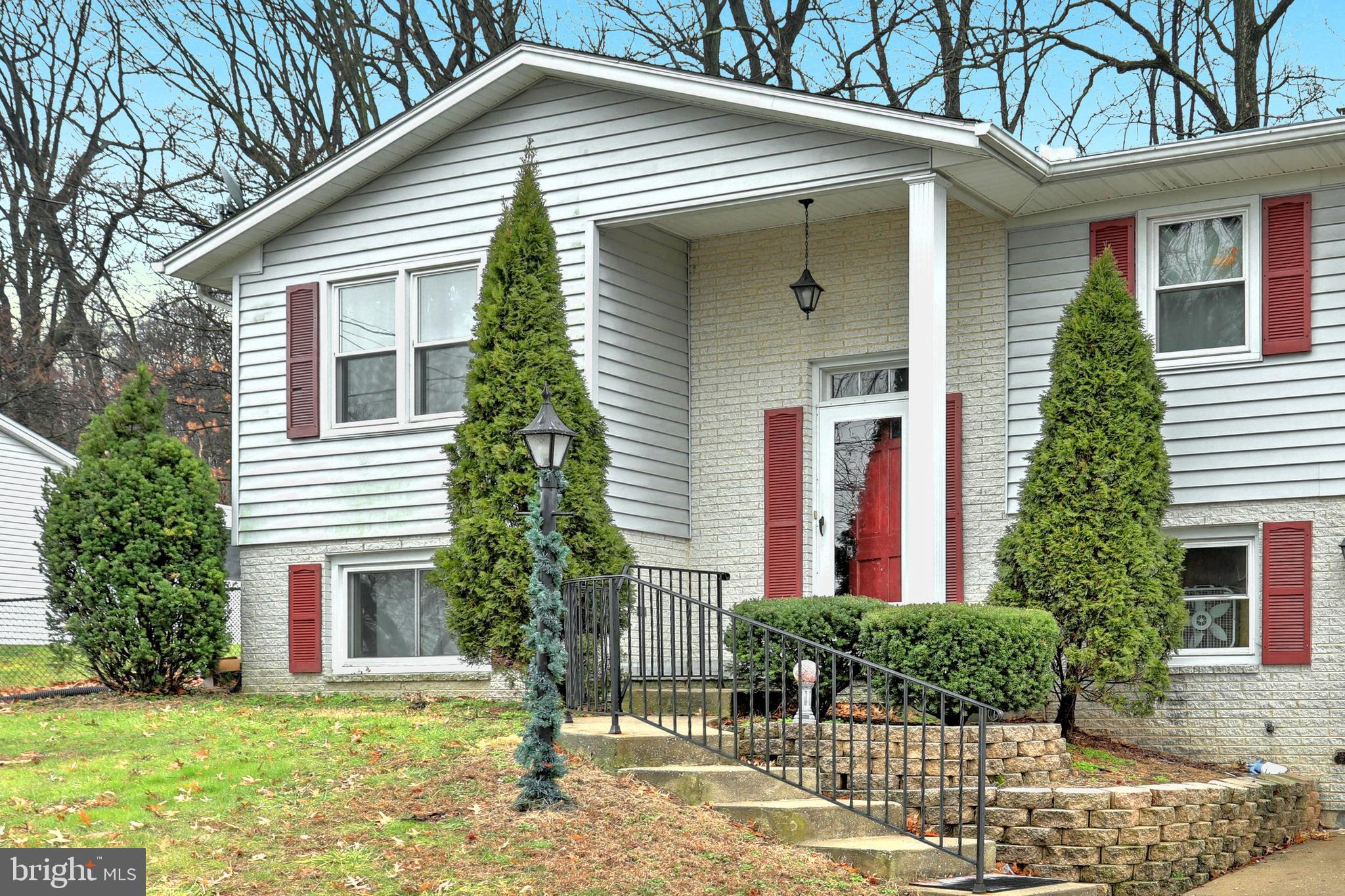 596 Norman Road York, PA 17406 - Photo 3 of 30 Gallery Image 3