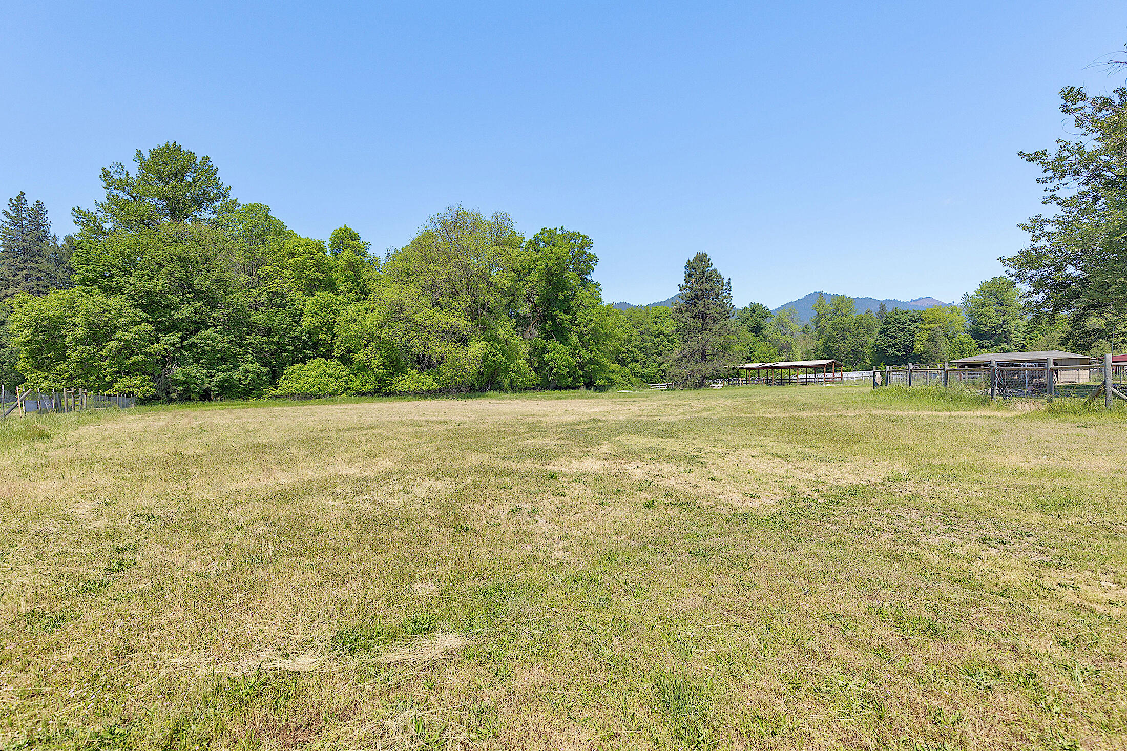 16715 Ford Road Rogue River, OR 97537 - Photo 30 of 31 0R1A0777_78_79_80_81