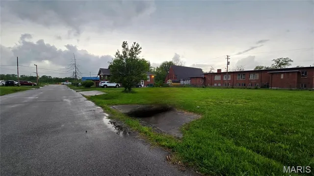 $5,000 | 659 North 70th Street, East St. Louis, IL 62203