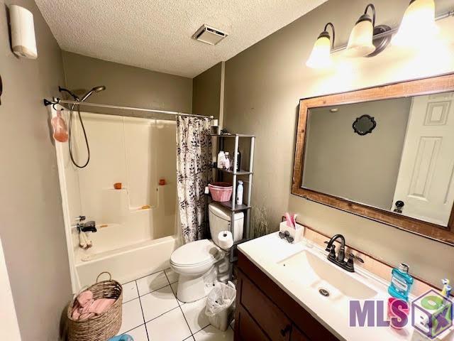 9082 Monhegan Avenue Baker, LA 70714 - Photo 6 of 15 Bathroom