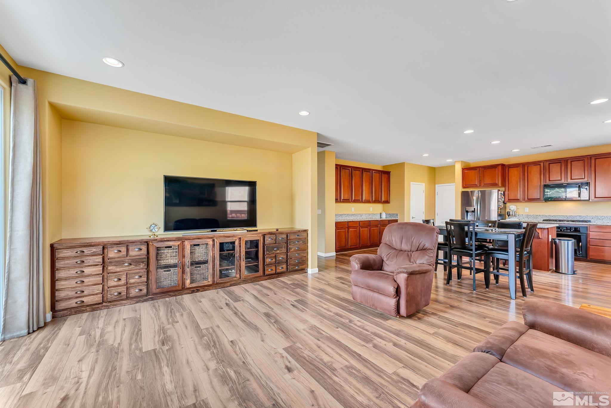 405 Luciana Drive Reno, NV 89521 - Photo 14 of 37 Photo 14