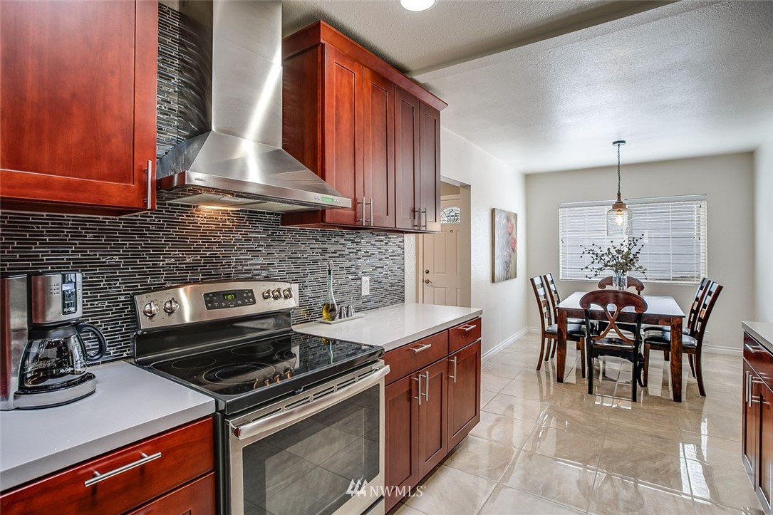 7335 Dumar Way Southwest Seattle, WA 98106 - Photo 11 of 25 Gallery Image 11