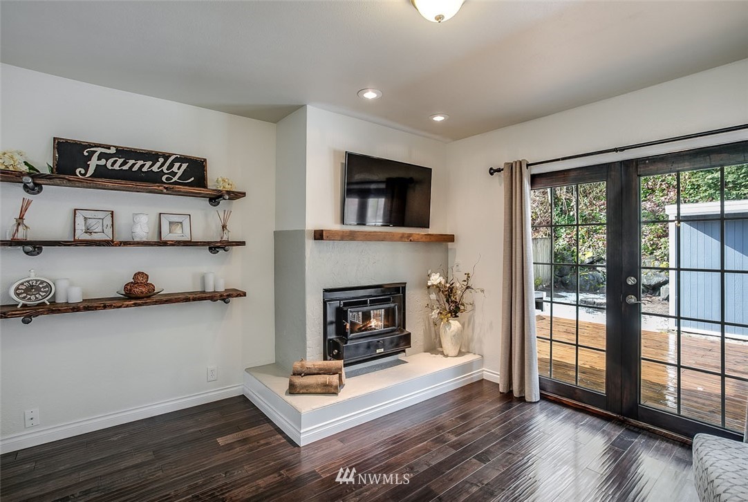 7335 Dumar Way Southwest Seattle, WA 98106 - Photo 15 of 25 Gallery Image 15