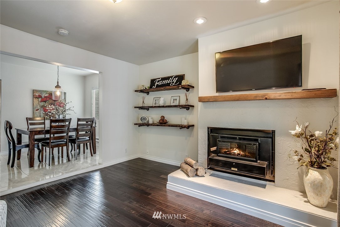7335 Dumar Way Southwest Seattle, WA 98106 - Photo 16 of 25 Gallery Image 16
