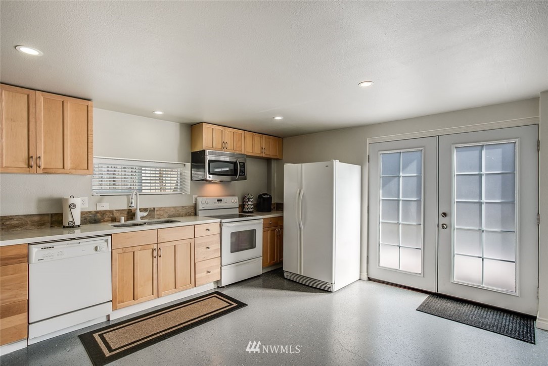 7335 Dumar Way Southwest Seattle, WA 98106 - Photo 18 of 25 Gallery Image 18