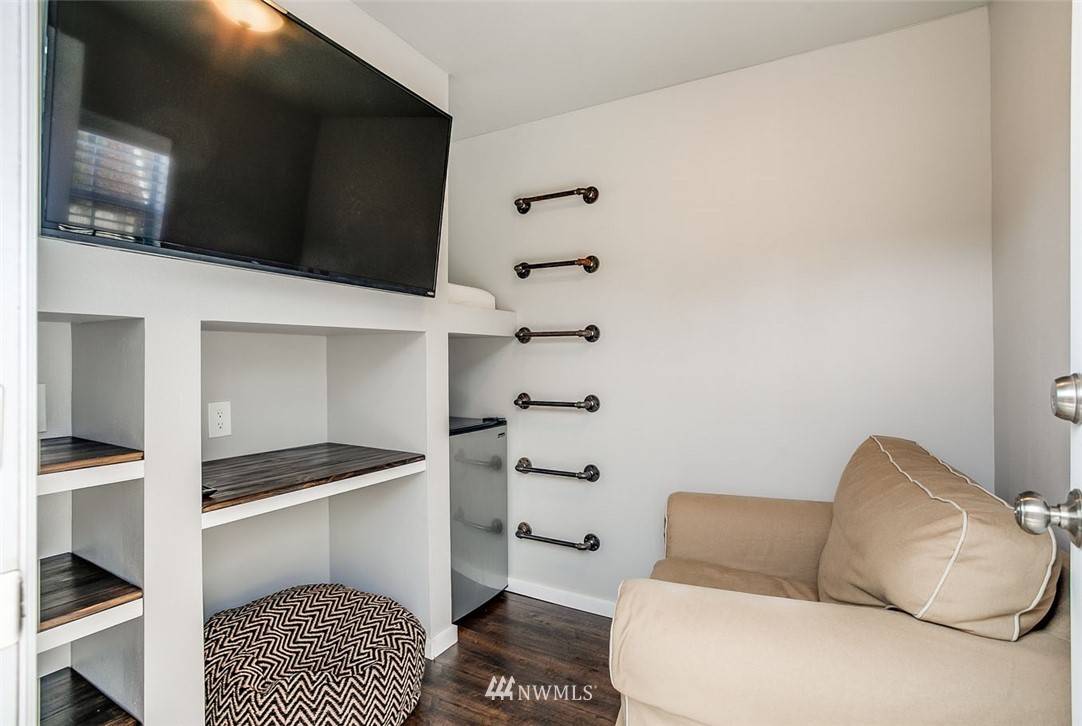 7335 Dumar Way Southwest Seattle, WA 98106 - Photo 23 of 25 Gallery Image 23