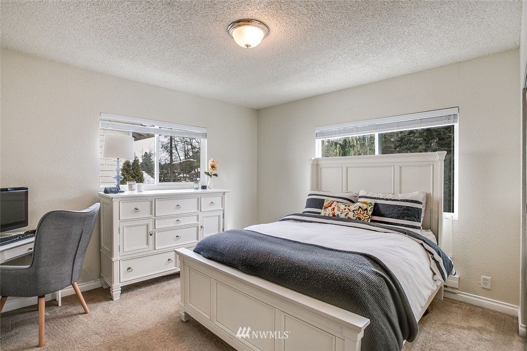 7335 Dumar Way Southwest Seattle, WA 98106 - Photo 5 of 25 Gallery Image 5