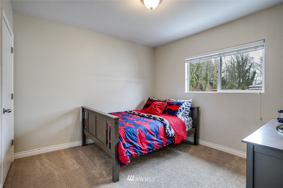 7335 Dumar Way Southwest Seattle, WA 98106 - Photo 7 of 25 Gallery Image 7