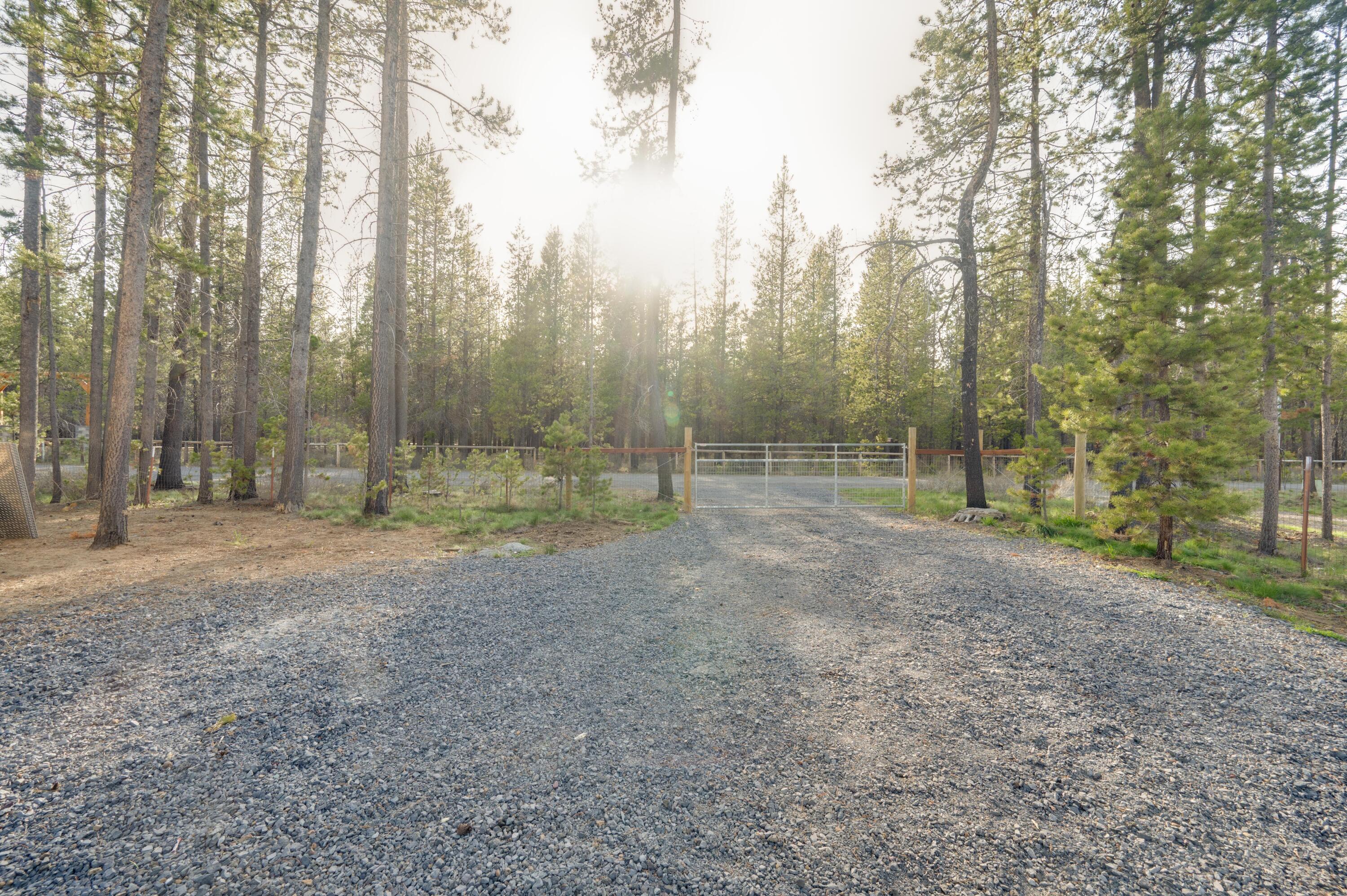 55693 Swan Road Bend, OR 97707 - Photo 22 of 22 DSC_2931HDR-2