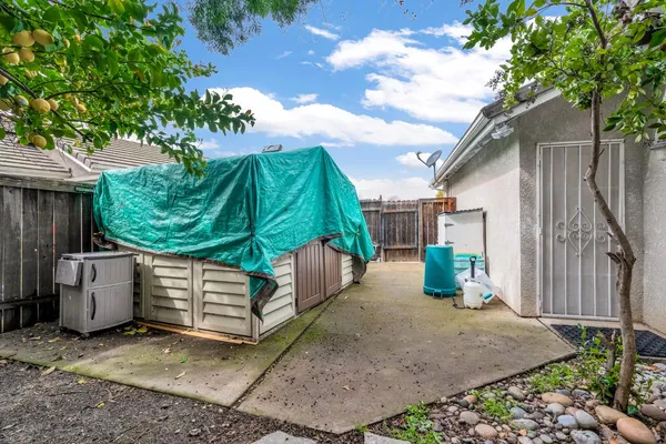 $455,000 | 2746 Beverly Avenue, Clovis, CA 93611