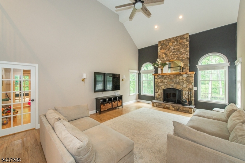 18 Stoneybrook Road Long Valley, NJ 07853 - Photo 6 of 49