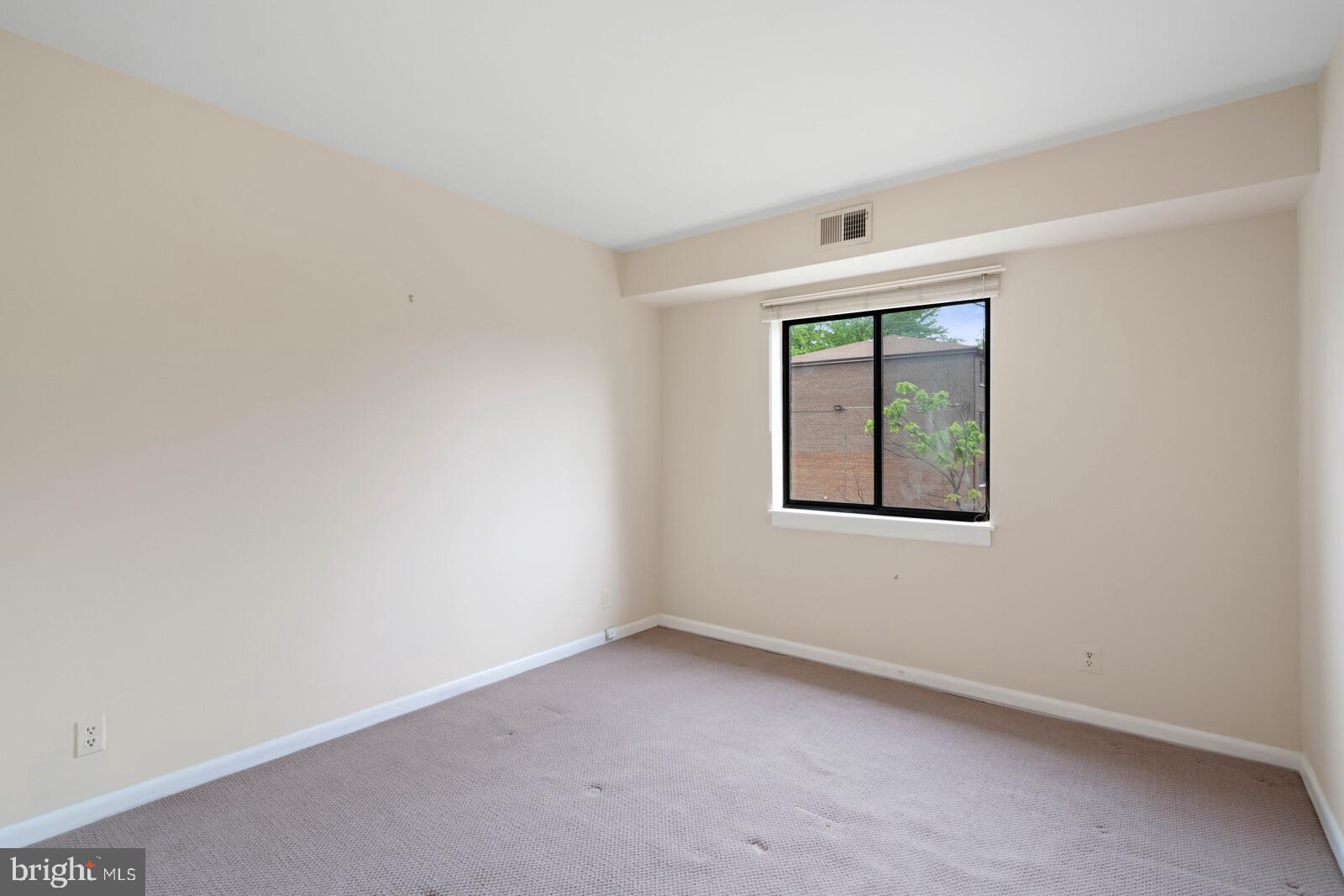 6260 Edsall Road, Unit 404 Alexandria, VA 22312 - Photo 23 of 28 Second bedroom