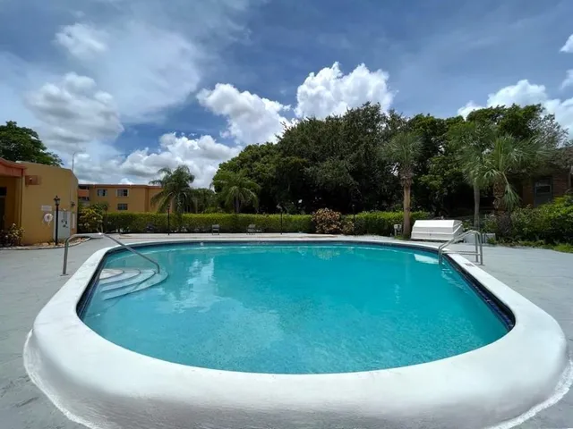 $1,425 | 4354 Northwest 9th Avenue, Unit 141C, Deerfield Beach, FL 33064