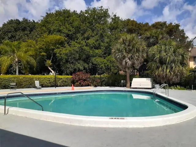 $1,425 | 4354 Northwest 9th Avenue, Unit 141C, Deerfield Beach, FL 33064