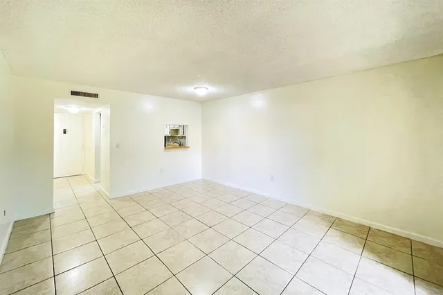 $1,425 | 4354 Northwest 9th Avenue, Unit 141C, Deerfield Beach, FL 33064