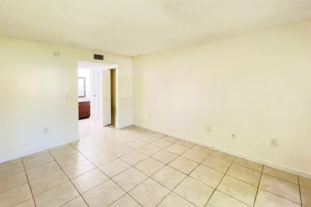 $1,425 | 4354 Northwest 9th Avenue, Unit 141C, Deerfield Beach, FL 33064