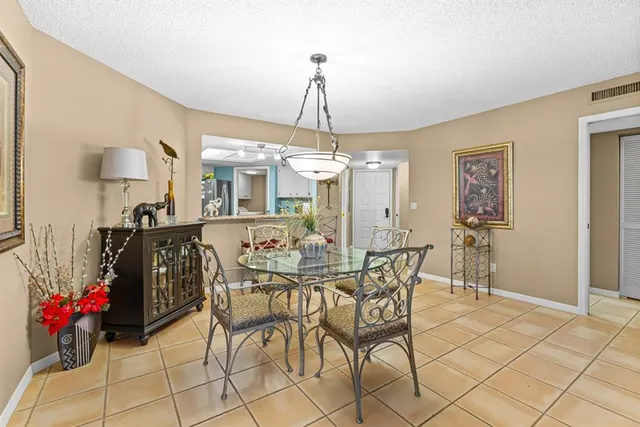 $3,200 | 1815 Mooringline Drive, Unit 2E, Vero Beach, FL 32963