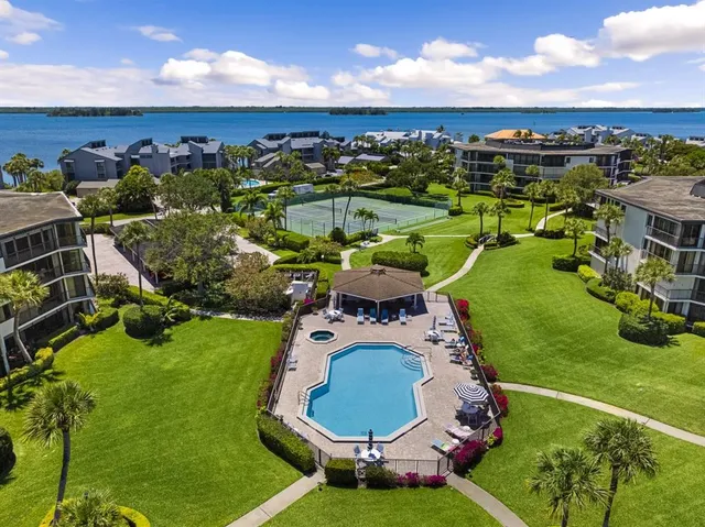 $3,200 | 1815 Mooringline Drive, Unit 2E, Vero Beach, FL 32963