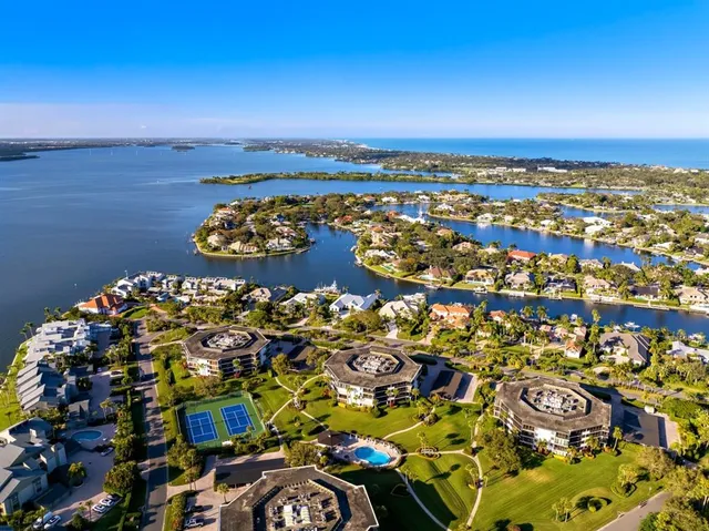 $3,200 | 1815 Mooringline Drive, Unit 2E, Vero Beach, FL 32963