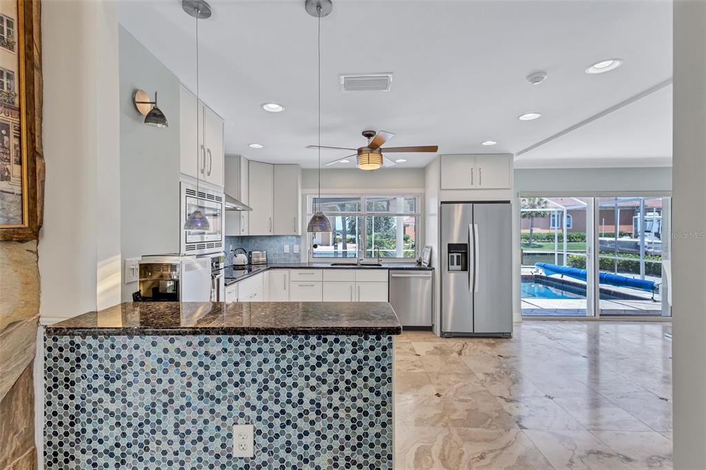 617 Rountree Drive Longboat Key, FL 34228 - Photo 14 of 41