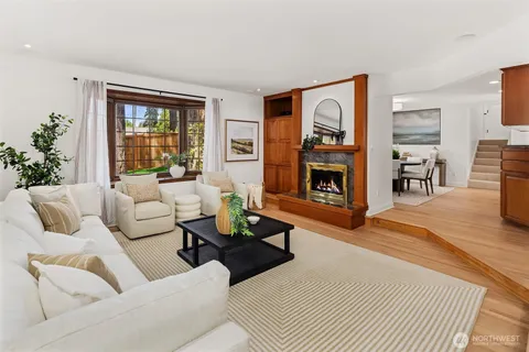 $1,790,000 | 621 128th Avenue Southeast, Bellevue, WA 98005