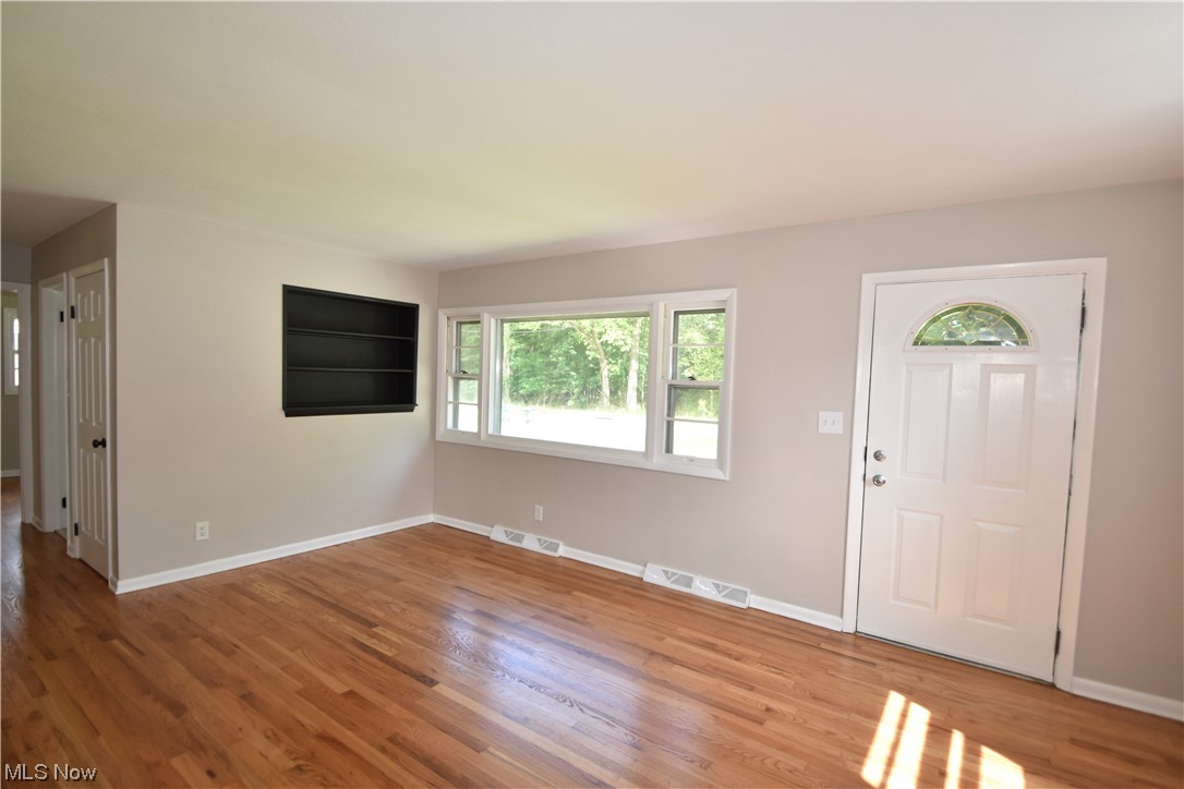 1789 Mathews Road Youngstown, OH 44514 - Photo 4 of 18 Gallery Image 4