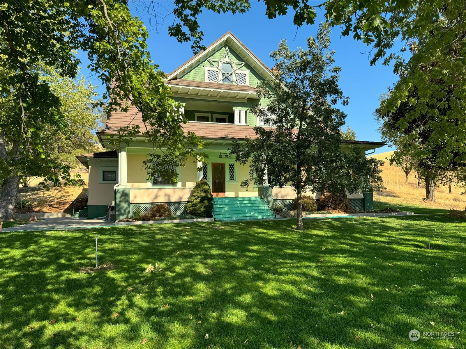 120 Weinhard Road Dayton, WA 99328 - Photo 1 of 38
