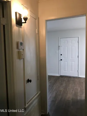 $950 | 318 Porter Avenue, Unit 208, Ocean Springs, MS 39564
