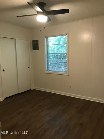 $950 | 318 Porter Avenue, Unit 208, Ocean Springs, MS 39564