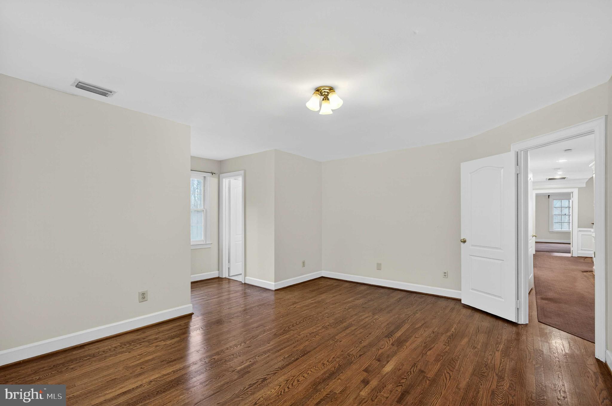 6612 Colchester Road Clifton, VA 20124 - Photo 55 of 93 Features an ensuite bath