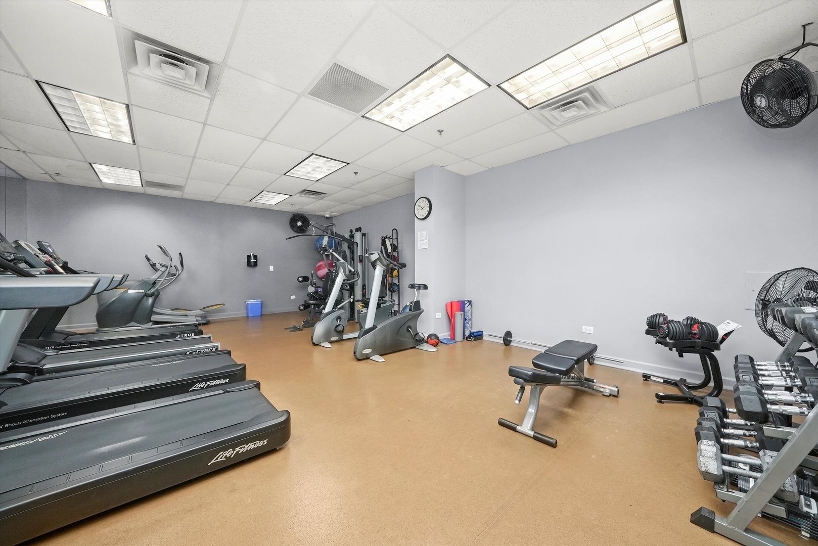 41 East 8th Street, Unit 1404 Chicago, IL 60605 - Photo 20 of 26 a view of a room with gym equipment
