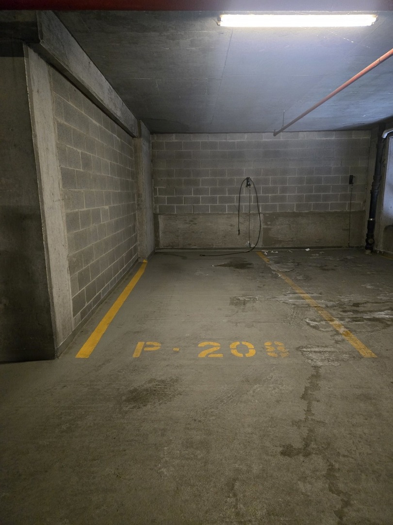 41 East 8th Street, Unit 1404 Chicago, IL 60605 - Photo 25 of 26