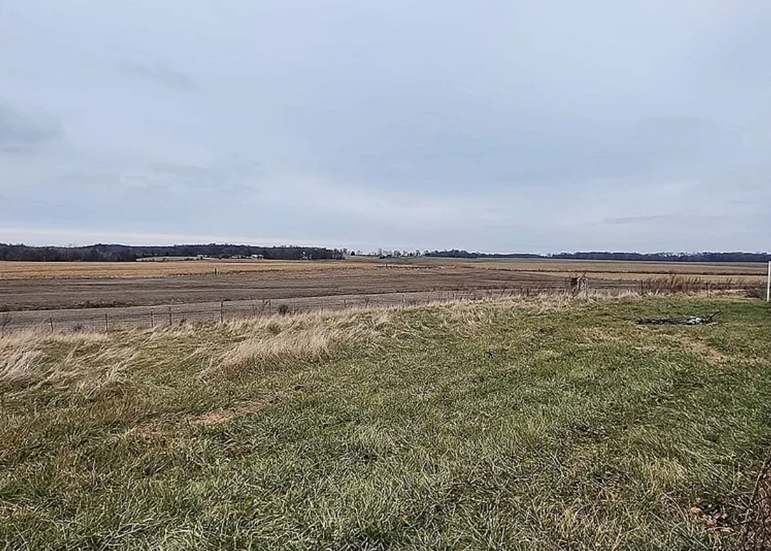 1100 John Stelle Road McLeansboro, IL 62859 - Photo 20 of 20 a view of an ocean and beach