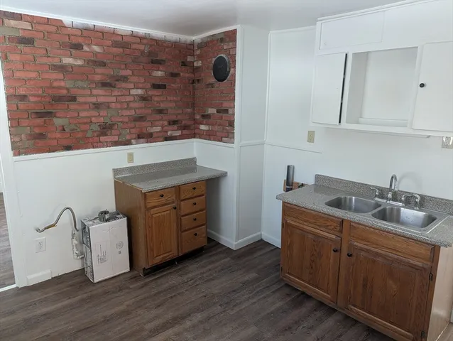 $1,450 | 9 Turnpike Road, Unit 2, Turners Falls, MA 01376