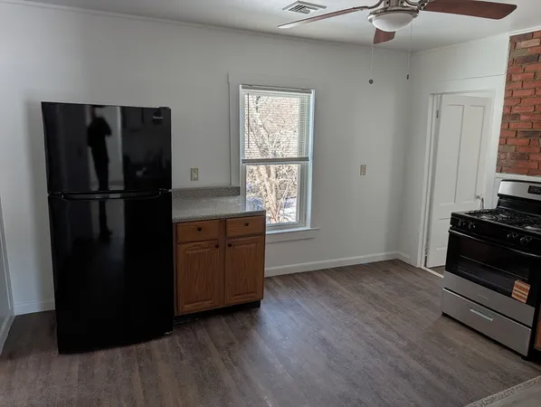 $1,450 | 9 Turnpike Road, Unit 2, Montague, MA 01376