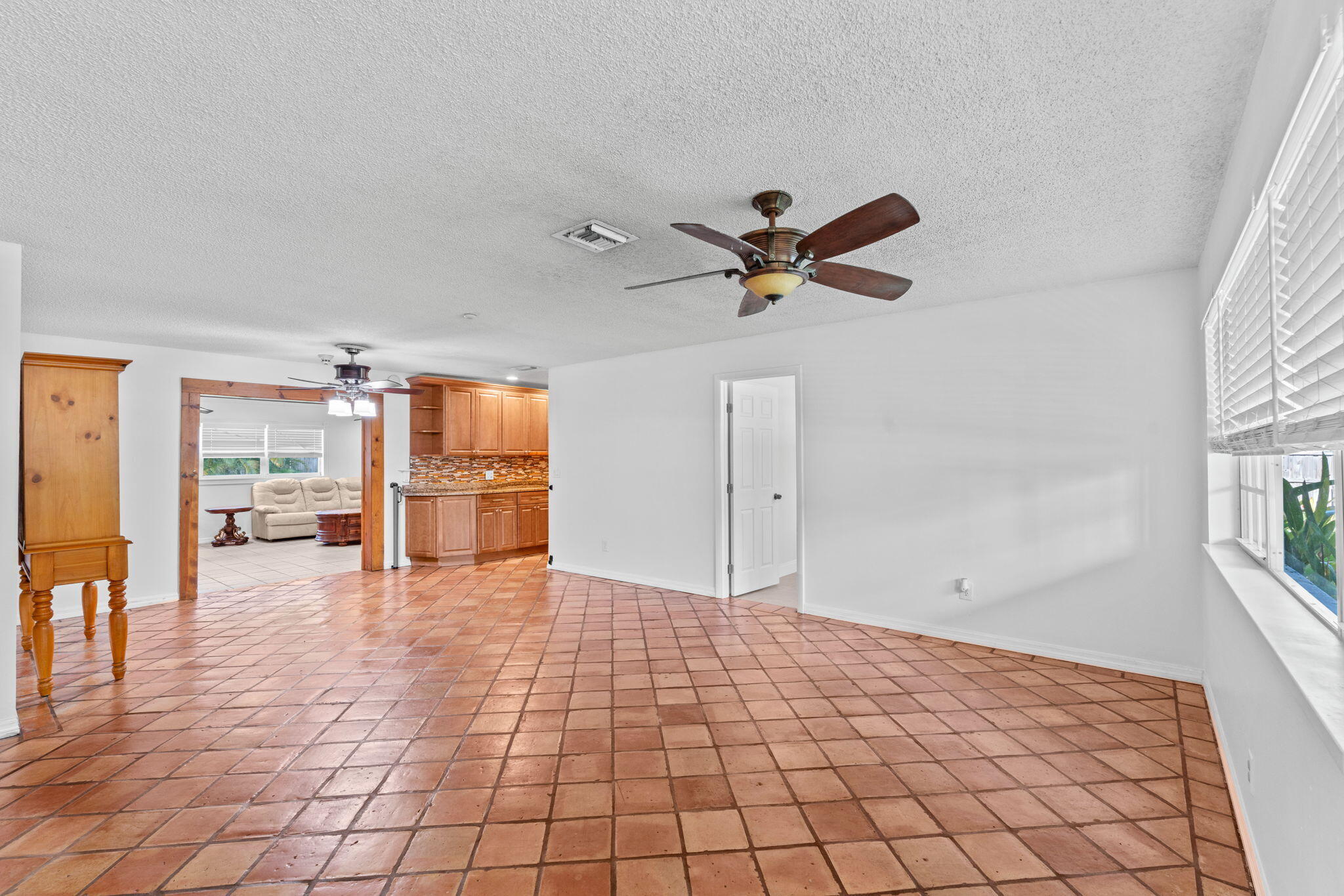 6537 Monmouth Road West Palm Beach, FL 33413 - Photo 7 of 34 16-web-or-mls-A7404260