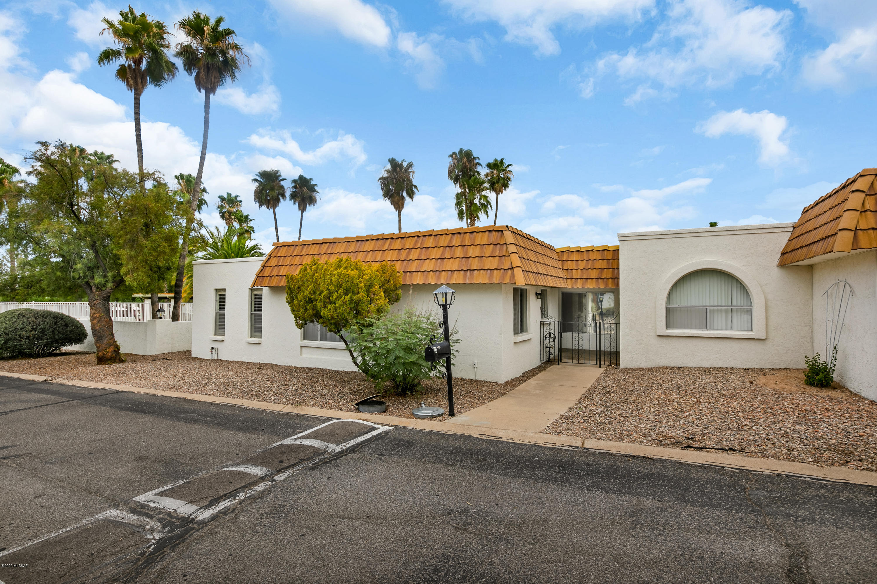660 East River Road, Unit U Tucson, AZ 85704 - Photo 1 of 22