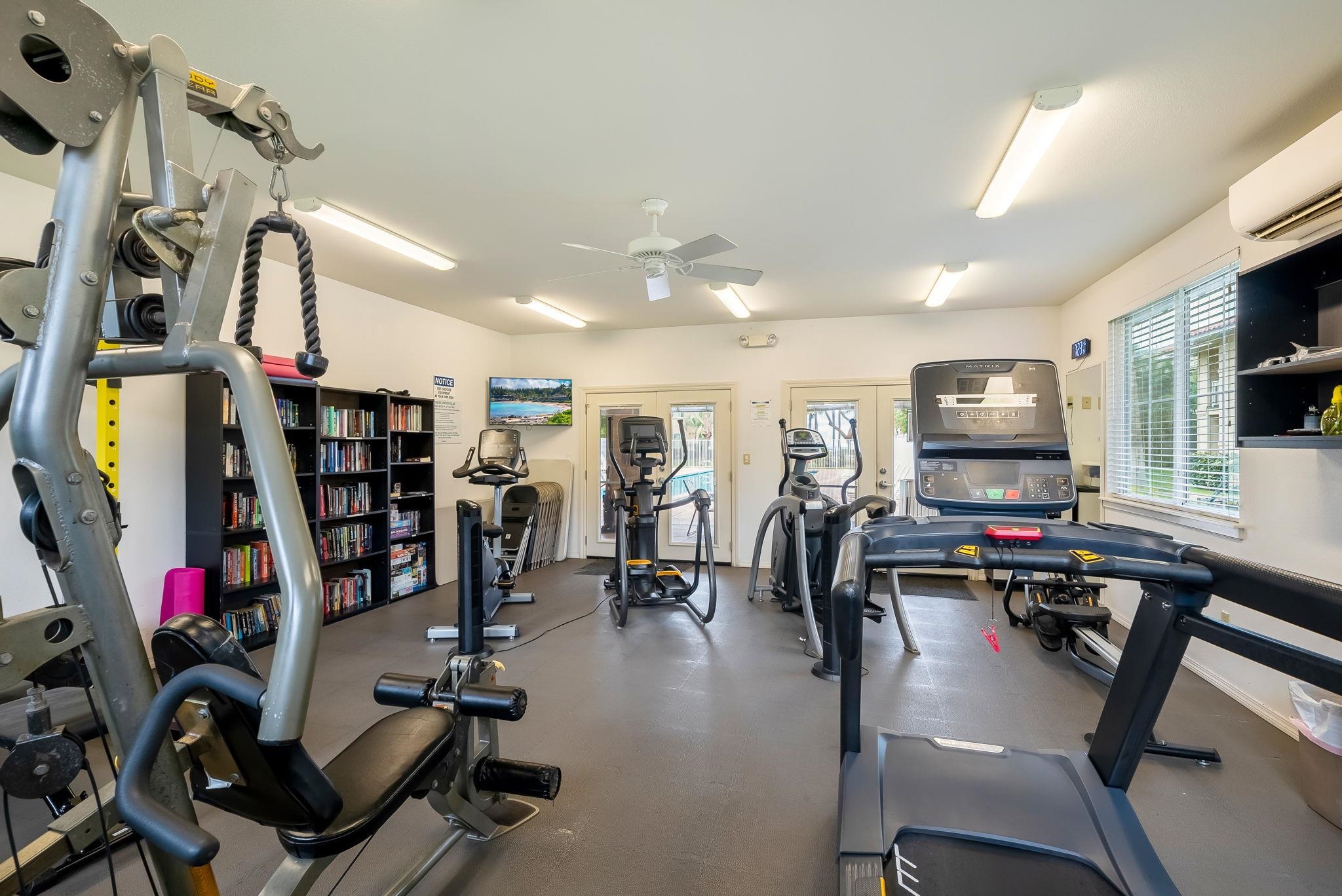 16 Kai Makani Loop, Unit D201 Kihei, HI 96753 - Photo 50 of 50 a view of a room with gym equipment