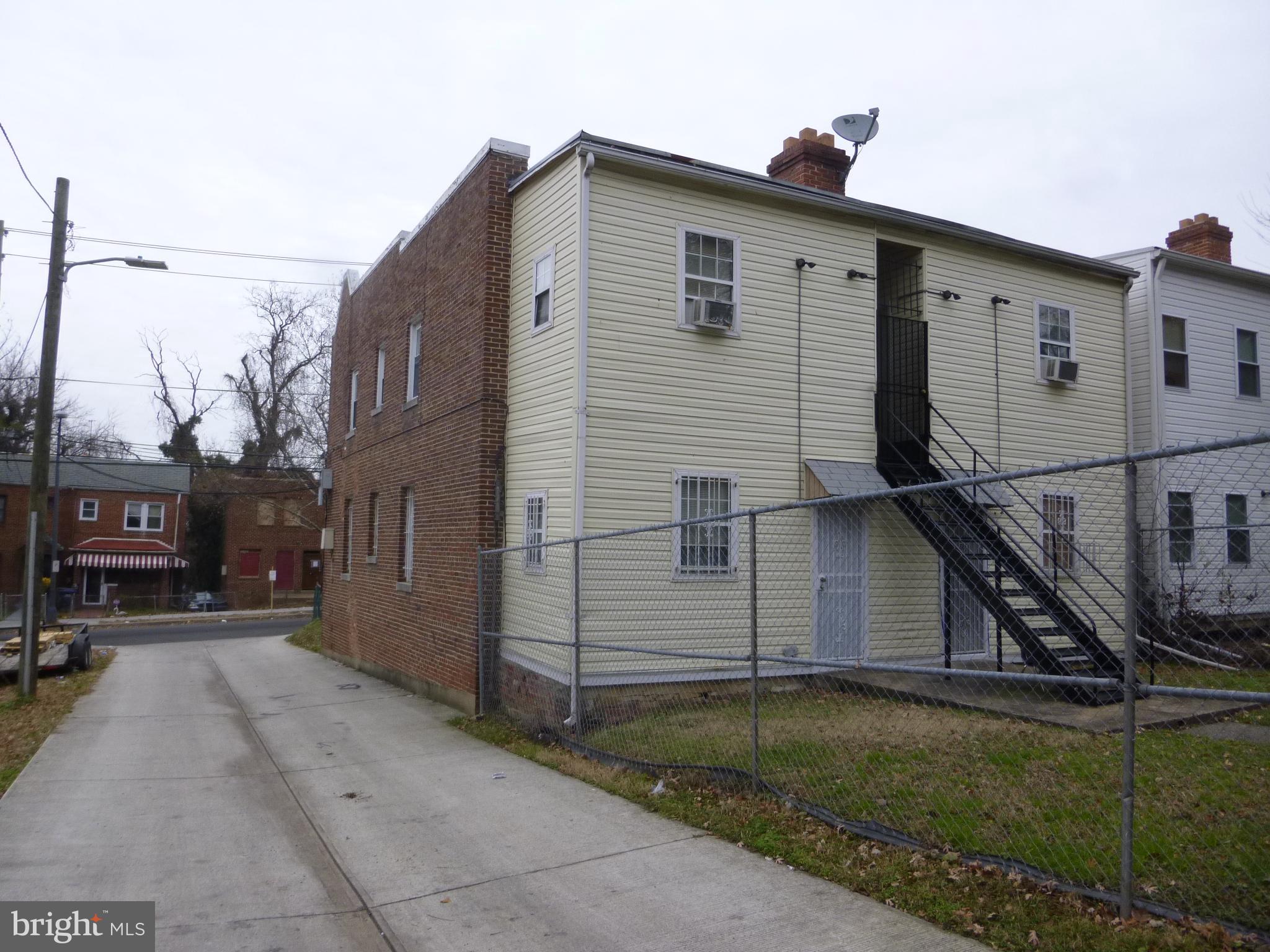 1641 V Street Southeast Washington, DC 20020 - Photo 4 of 5