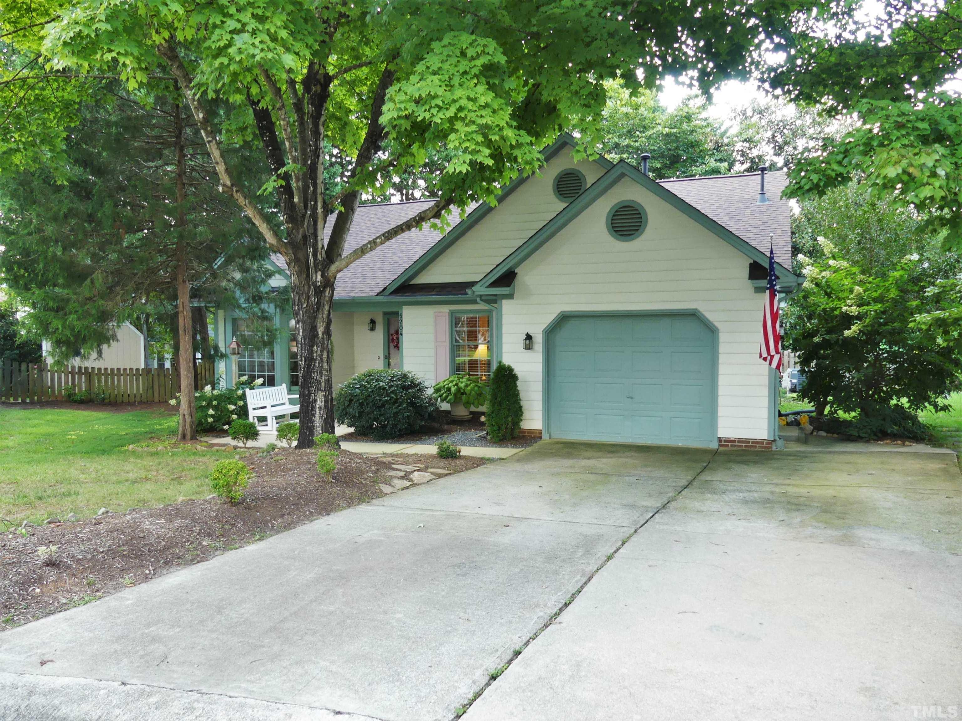 5204 Blakeley Lane Raleigh, NC 27613 - Photo 2 of 28