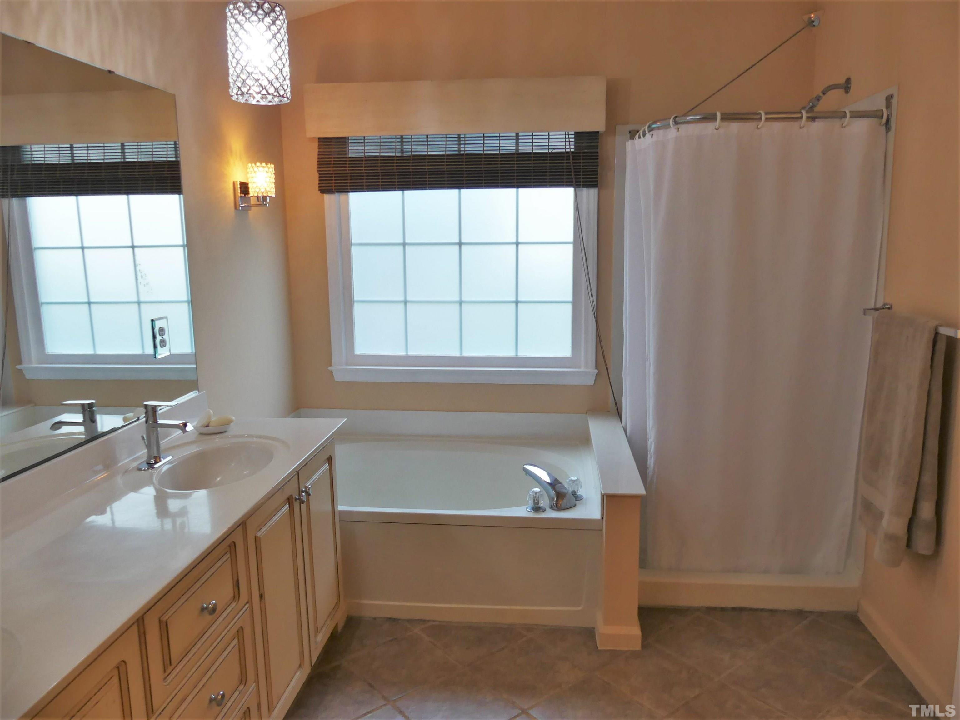 5204 Blakeley Lane Raleigh, NC 27613 - Photo 16 of 28