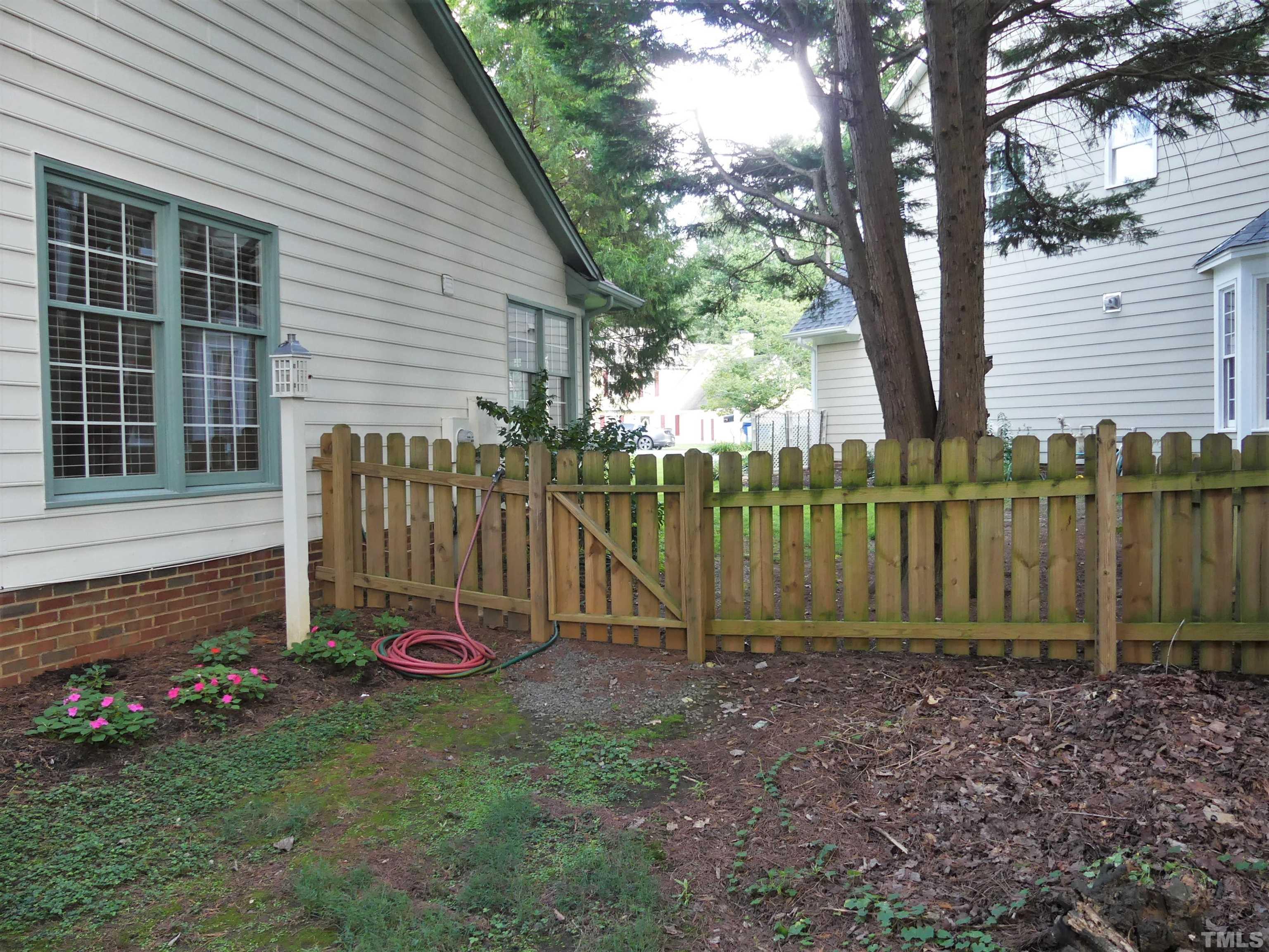 5204 Blakeley Lane Raleigh, NC 27613 - Photo 6 of 28