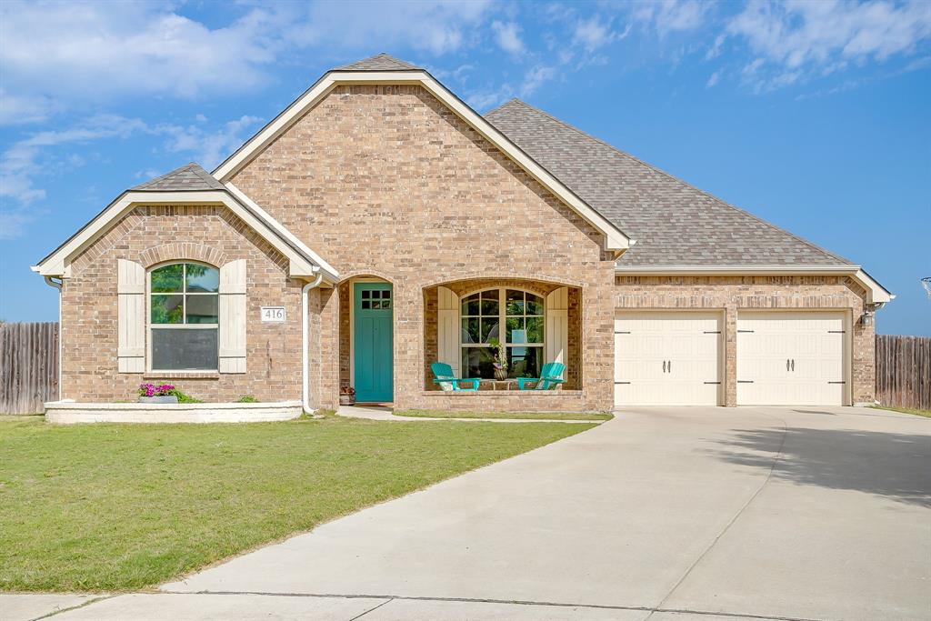 a view of a house with entertaining space