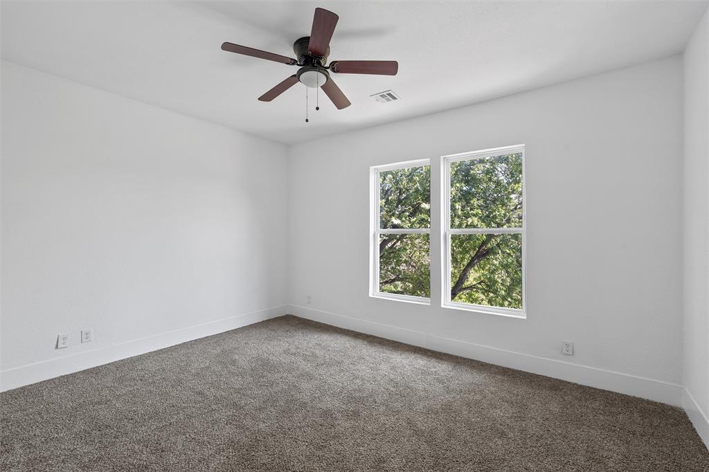 1825 Lyle Avenue Waco, TX 76708 - Photo 14 of 26 an empty room with a window
