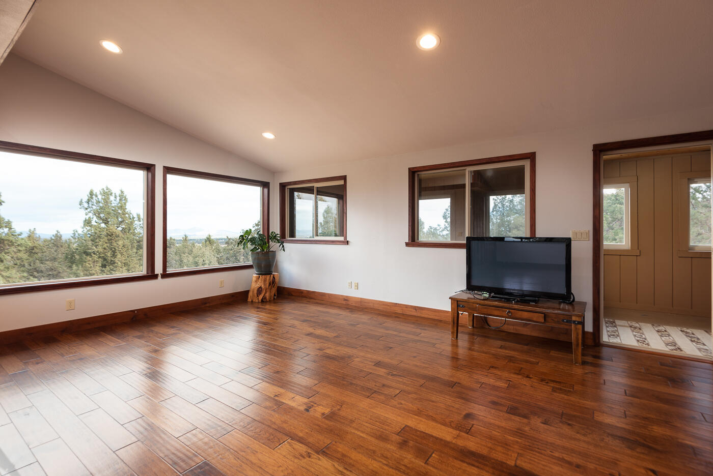 21037 Southwest Gift Road Bend, OR 97703 - Photo 16 of 39 Great room with amazing views.
