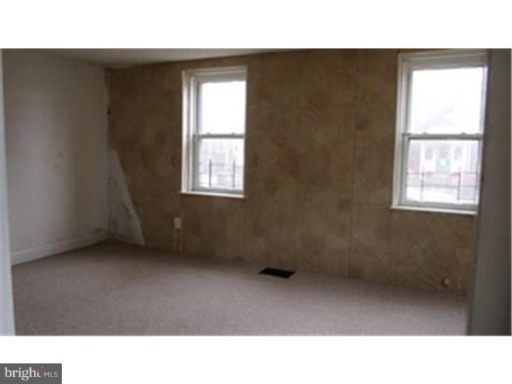 1330 Argus Road Camden, NJ 08104 - Photo 3 of 15 Living Room