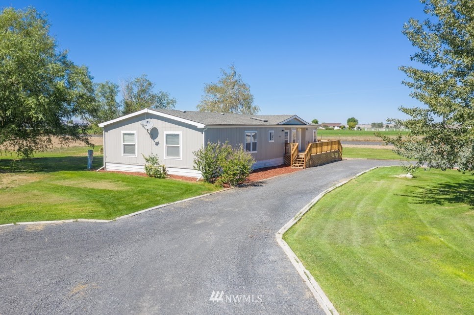 4972 Rd F Northeast Moses Lake, WA 98837 - Photo 5 of 21 Gallery Image 5