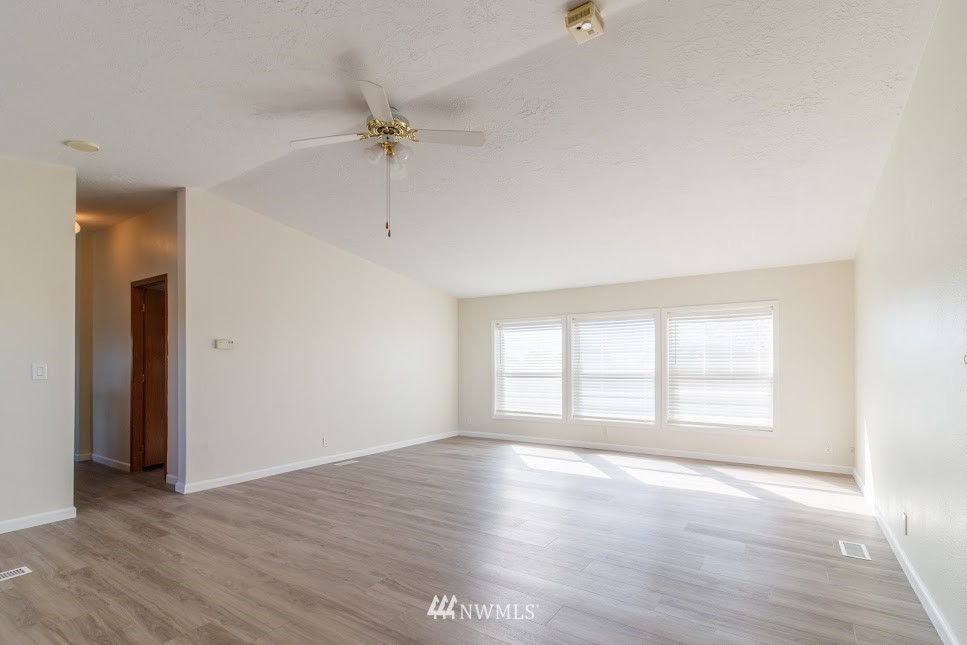 4972 Rd F Northeast Moses Lake, WA 98837 - Photo 10 of 21 Gallery Image 10